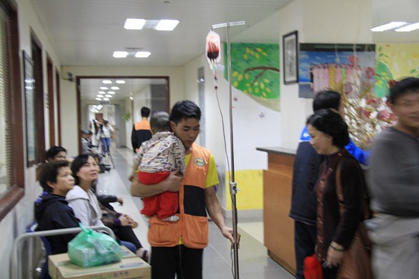 Những bệnh nhi mòn mỏi chờ máu - ảnh 1